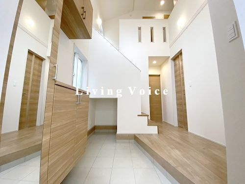 【玄関】 | 【仲介手数料０円】伊勢原市串橋　新築一戸建て　全3棟 | 伊勢原市串橋　新築一戸建て　全3棟