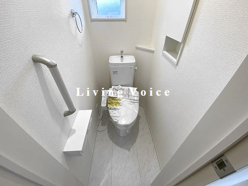 【トイレ】 | 【仲介手数料０円】伊勢原市串橋　新築一戸建て　全3棟 | 伊勢原市串橋　新築一戸建て　全3棟