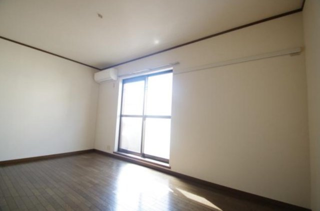 町田市原町田１丁目の賃貸マンションの居間・リビング