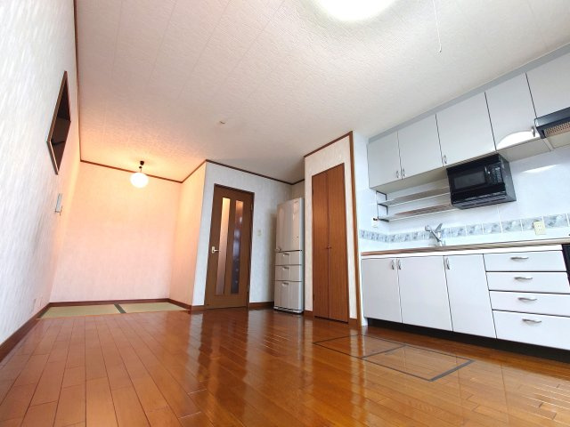 越後突抜町の居間・リビング