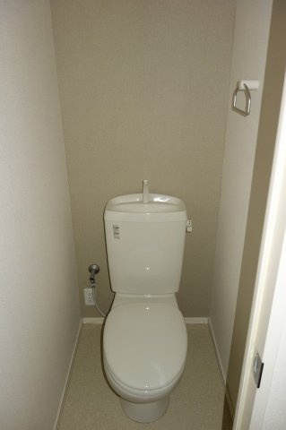 狛江市元和泉１丁目のアパートのトイレ