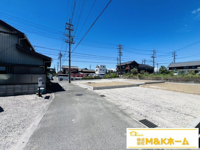 半田市瑞穂町1丁目　全3棟　2号棟の前面道路含む現地写真|R8.8.6撮影南側公道！