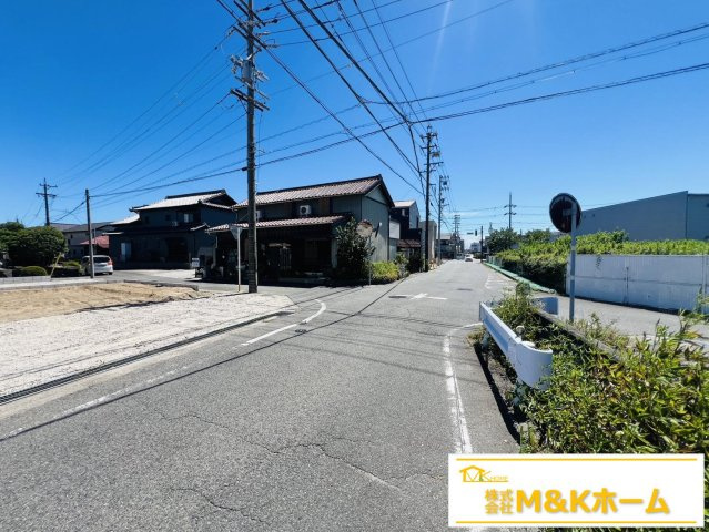 半田市瑞穂町1丁目　全3棟　2号棟の前面道路含む現地写真|R8.8.6撮影　西側公道！