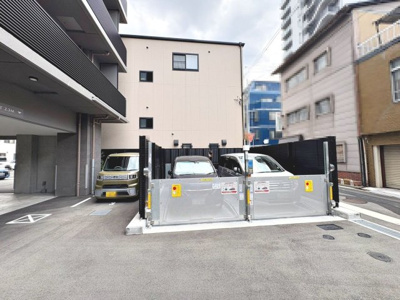 【駐車場】 | ポレスター堺 | スーパーマーケットKINSHO近商ストア大小路まで徒歩４分！セブンイレブンまで徒歩４分！ウエルシアまで徒歩４分！お買い物に便利な立地ですね♪