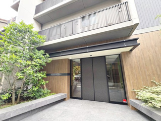 【エントランス】 | ポレスター堺 | 南西角部屋！日当たり・通風良好！たっぷりの陽光に包まれる明るい住まいに気持ちも明るくなりますね！