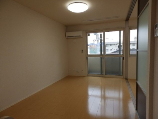 【洋室】 | グランクレール高砂 | 同間取り別部屋写真です。