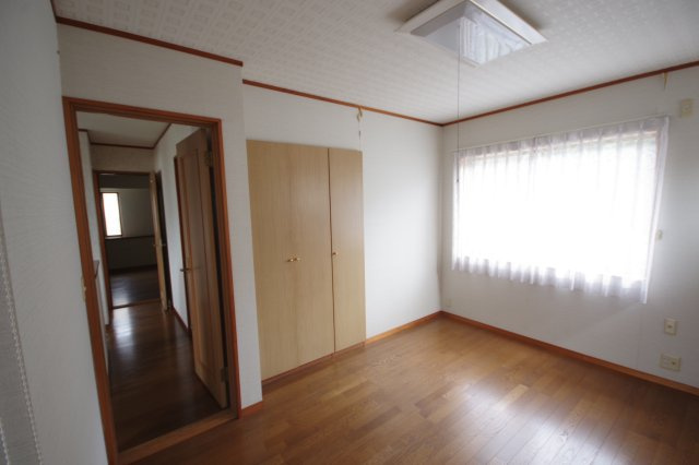 芳賀郡益子町七井　戸建の洋室|２階洋室８帖