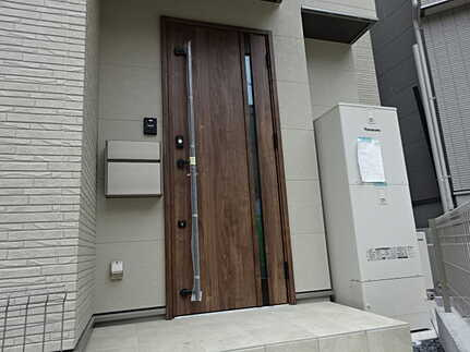 広島市南区青崎１丁目の玄関