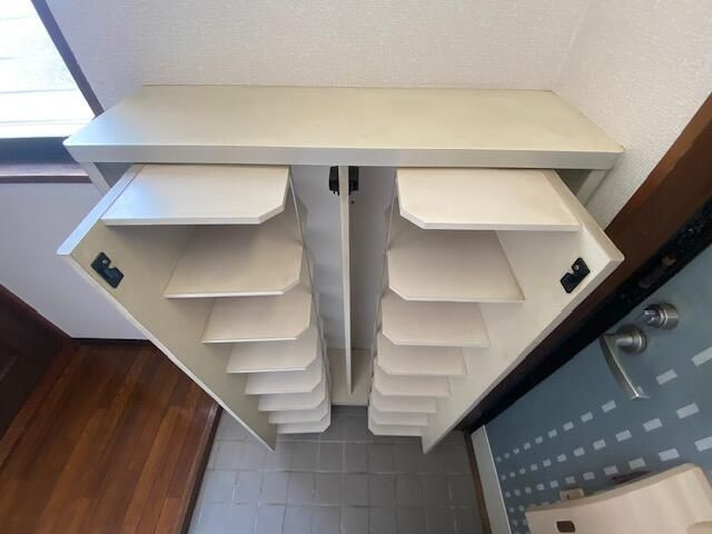 和泉町アパートの玄関