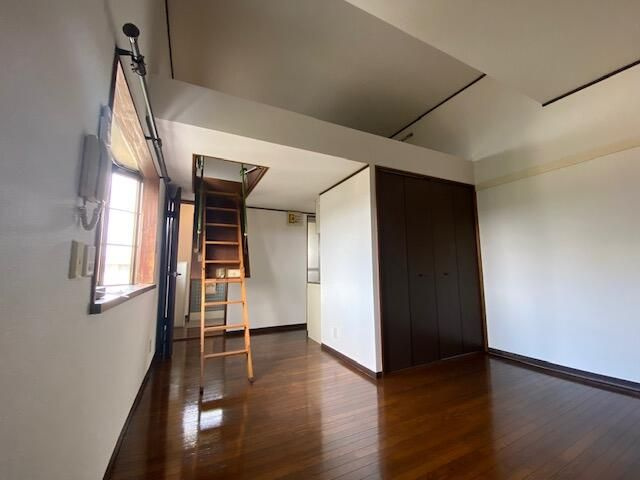 和泉町アパートの寝室
