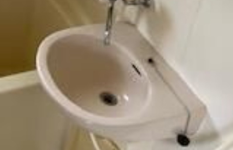 和泉町アパートの洗面所