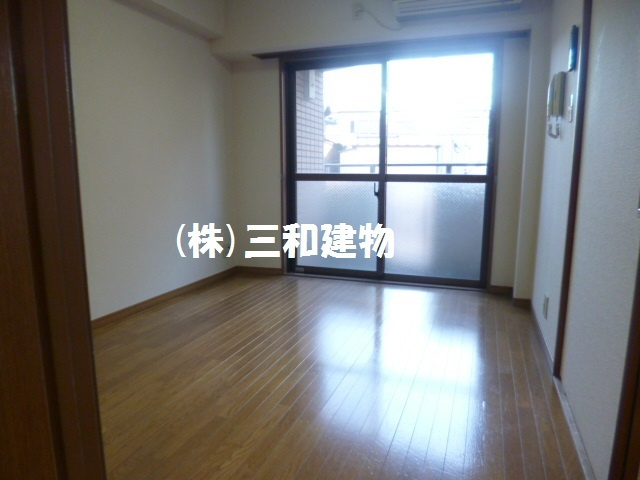 ルーチェ成増の居間・リビング
