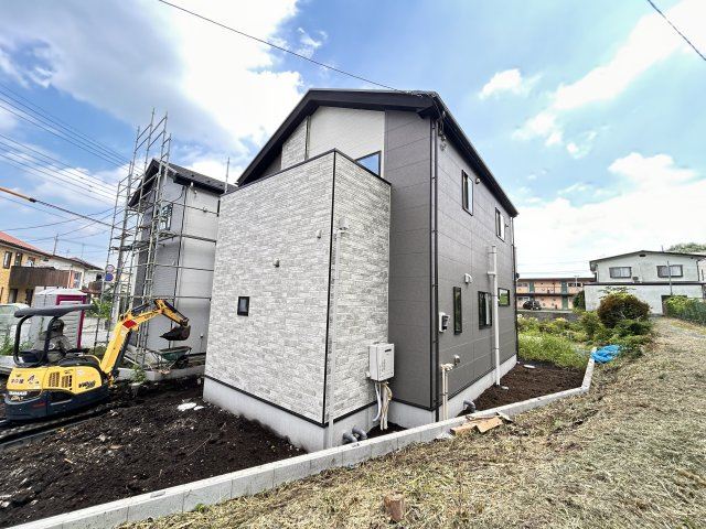 【LIGARE】宇都宮市鶴田町 28期  全2棟の外観|〇1号棟〇
建築中の工程を確認できるのがは今ならではのメリットです。
周辺環境を含め、今からチェックがおすすめです。
先ずはお気軽にお問合せください！
※2026年7月撮影