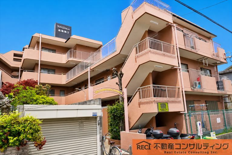 ライオンズマンション魚崎第3のエントランス|趣味の時間を楽しめる広々専用庭付きです！