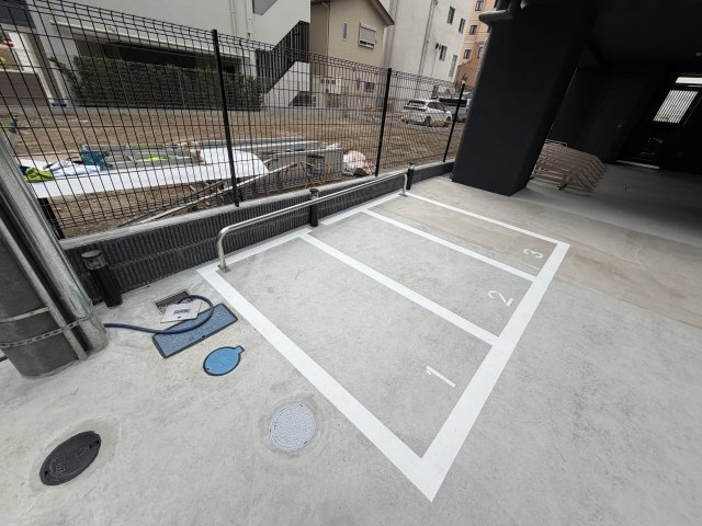 川崎市多摩区登戸の賃貸マンションの駐車場