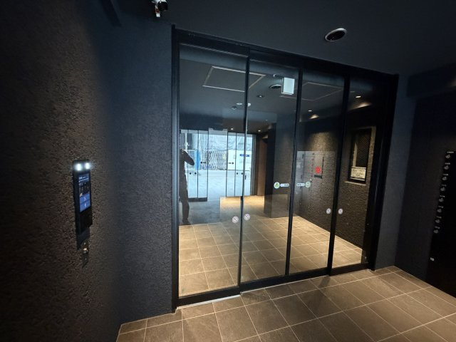 川崎市多摩区登戸の賃貸マンションのエントランス