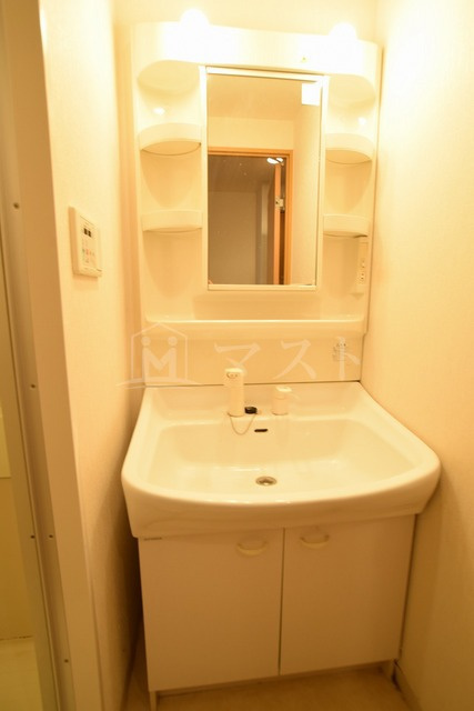 ONE ROOF FLAT FUKUSHIMAの洗面所