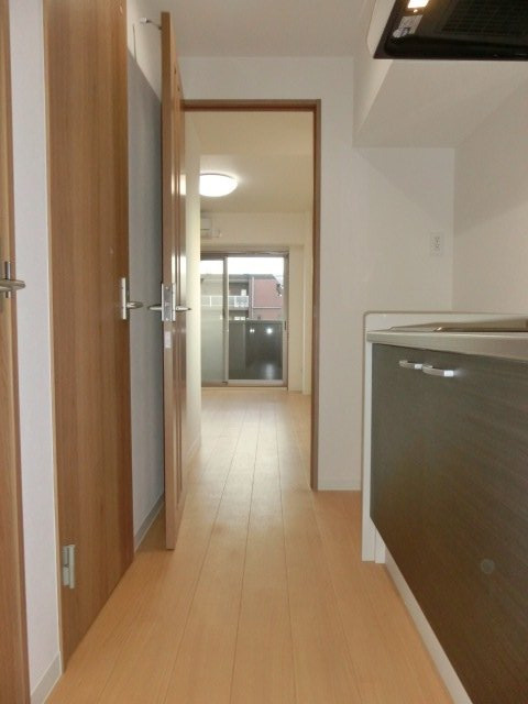 Uresidence新大阪の玄関