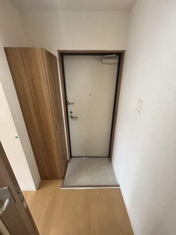 Uresidence新大阪の玄関