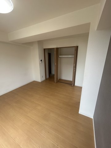 Uresidence新大阪の洋室