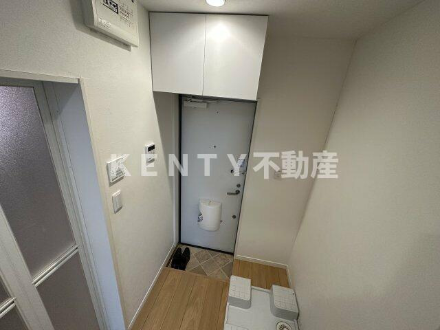 【玄関】 | リベルタ戸越 | 収納もある玄関です