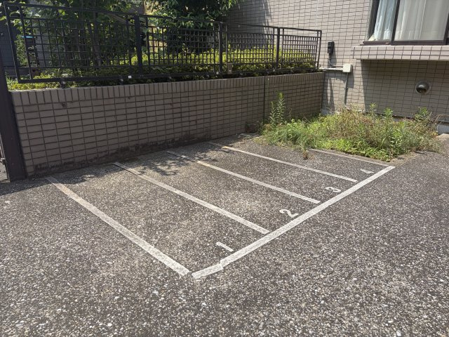 【駐車場】