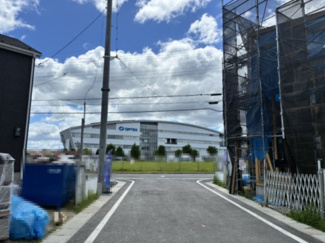 【前面道路含む現地写真】