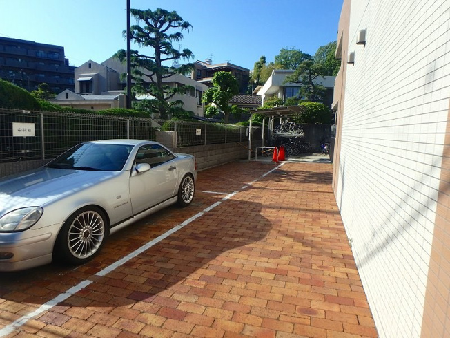 【駐車場】ファミーユ千里山西
