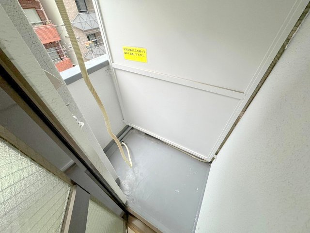 ジオナ新大阪のバルコニー