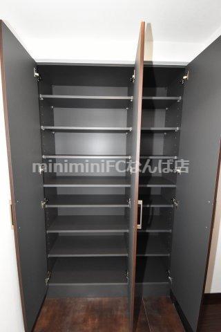 エスレジデンス淀屋橋の玄関