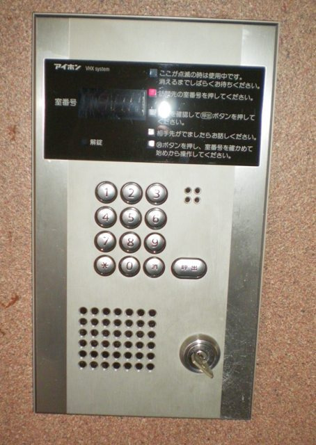 ヴィアーレ大橋のセキュリティ|エレベータ、オートロック、
ＴＶモニター付インターホンで防犯にも安心です♪