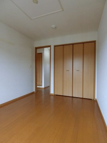【洋室】 | アンジュ・ドゥ・ボヌールＢ | イメージB203号あ室の写真（反転あり）
