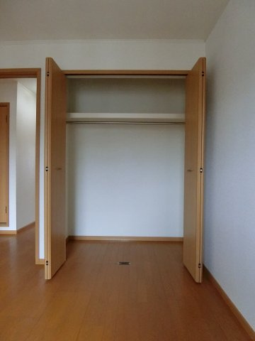 【収納】 | アンジュ・ドゥ・ボヌールＢ | イメージB203号あ室の写真（反転あり）