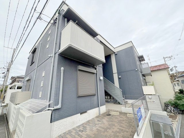 ブルーキューブの外観