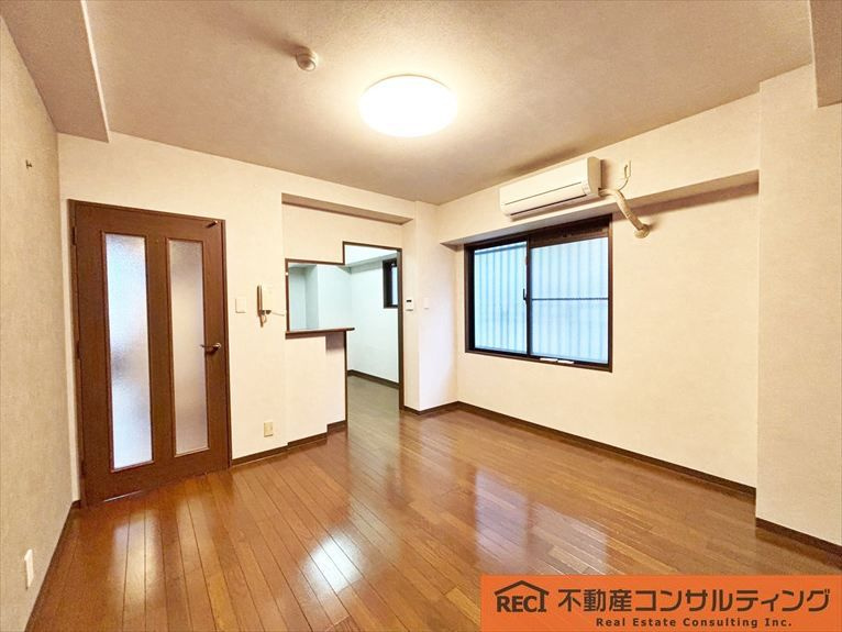 パークサイド香露園の居間・リビング|南向き角部屋♪