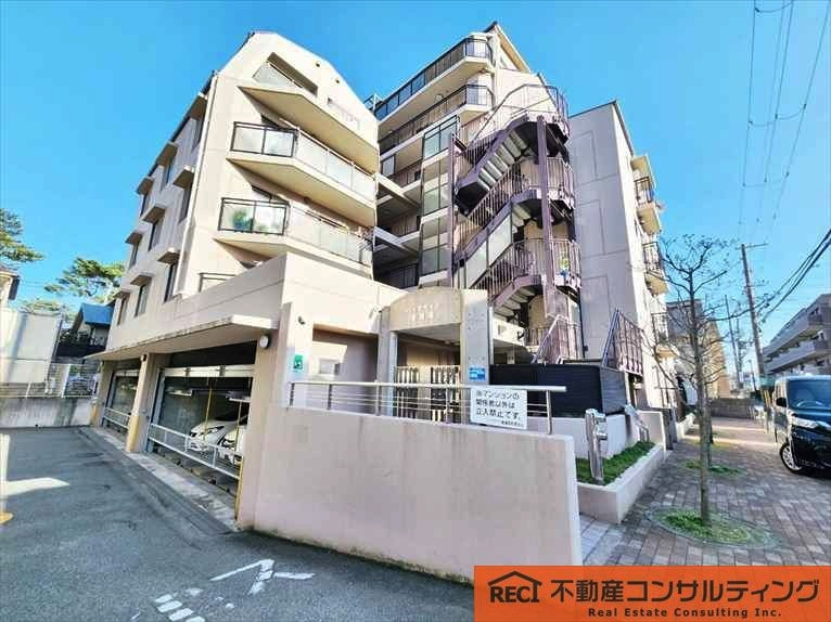 パークサイド香露園の外観
