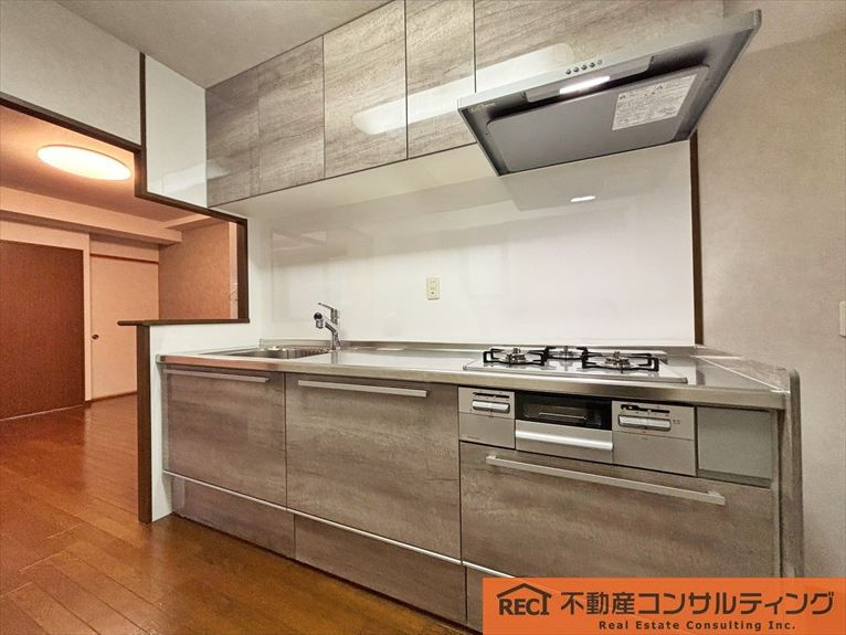 パークサイド香露園のキッチン|香櫨園小学校徒歩5分でお子様の通学も安心の距離です！