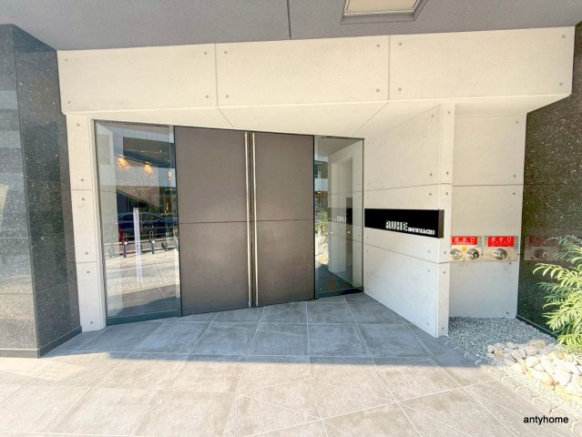 ルーエ本町　仲介手数料無料のエントランス