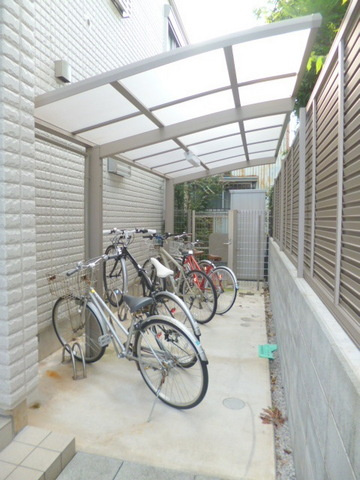 HOUSE OCTのその他共用部分|★屋根付き駐輪場★
