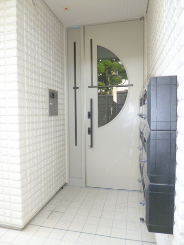 HOUSE OCTのロビー|★オートロック付きのエントランス★