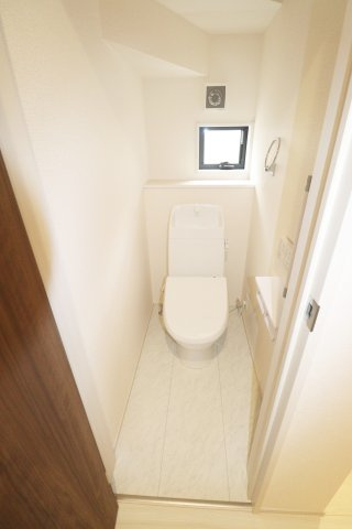 郡山市安積町笹川字西長久保　　　１号棟　　　安積第１小学校、安積中学区　のトイレ