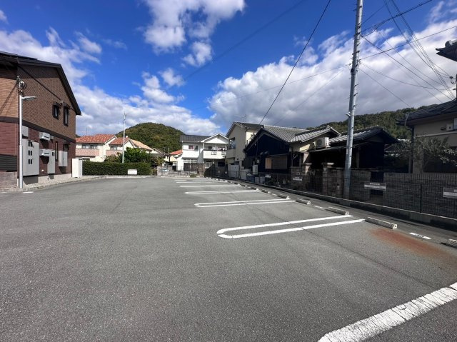コーポラスイヅツ201の駐車場