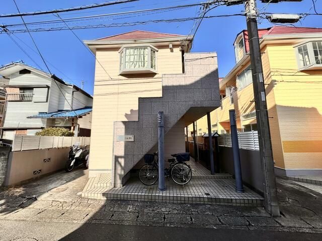 パレス中山第一の外観