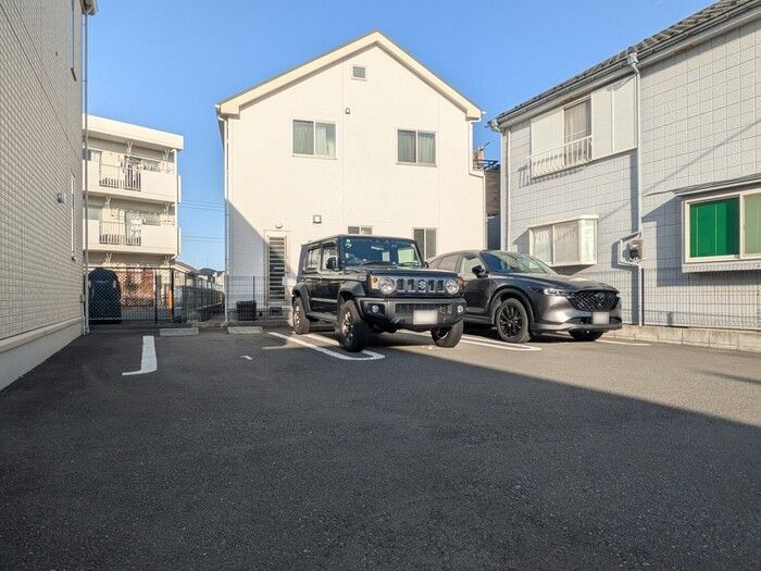 ボナール・メゾンの駐車場