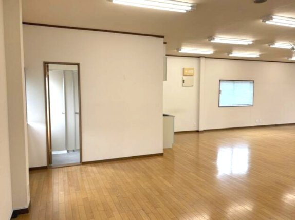 下京区西七条名倉町　ビルの内装