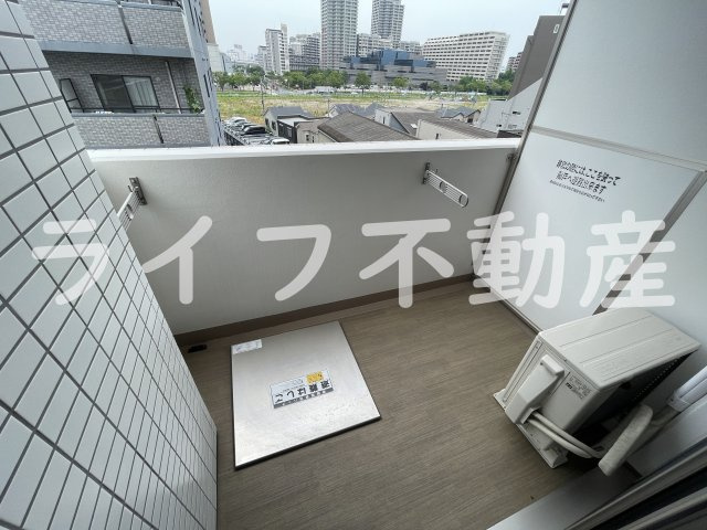 La　Douceur 荒本のバルコニー|外からの目が気にならないバルコニーで洗濯物が干せます