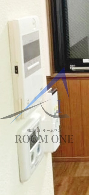 百合ハウスのセキュリティ|モニター付きインターホンです。