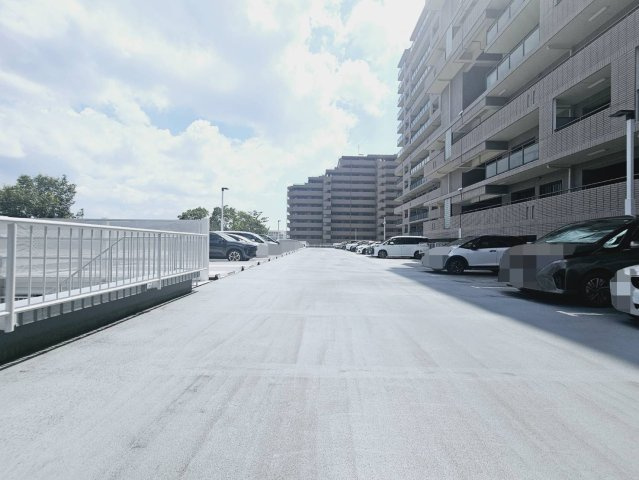 シーアイマンション須磨エクシードの駐車場