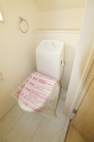 郡山市安積町笹川字西長久保　　　２号棟　　　安積第１小学校、安積中学区　のトイレ|※同社施工例
