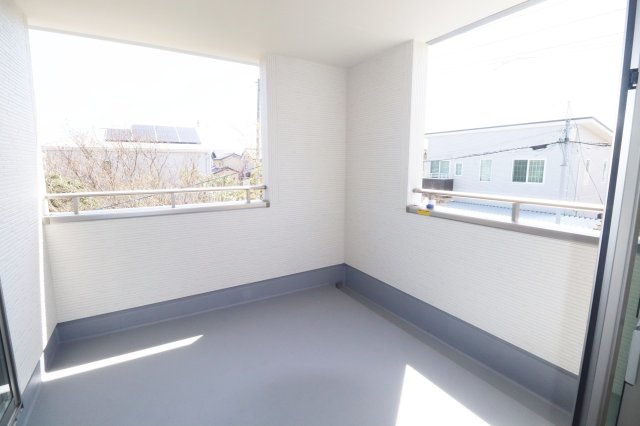 郡山市安積町笹川字西長久保　　　２号棟　　　安積第１小学校、安積中学区　のバルコニー|※同社施工例